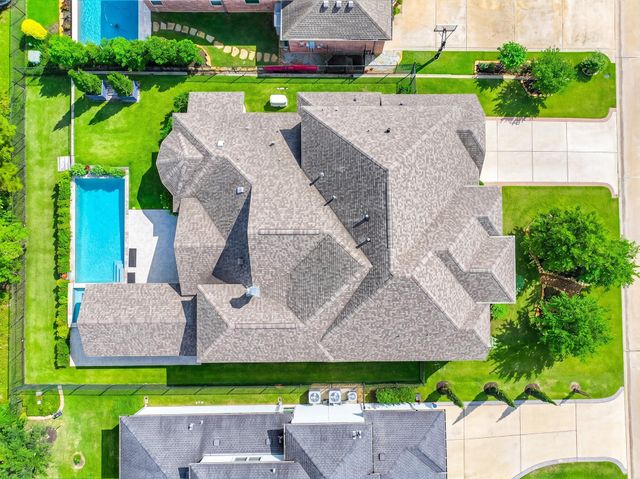 79 N Curly Willow Circle, Tomball, TX 77375