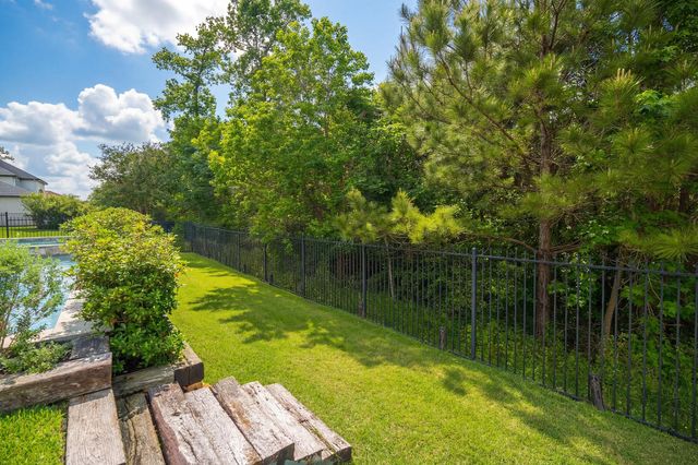 79 N Curly Willow Circle, Tomball, TX 77375