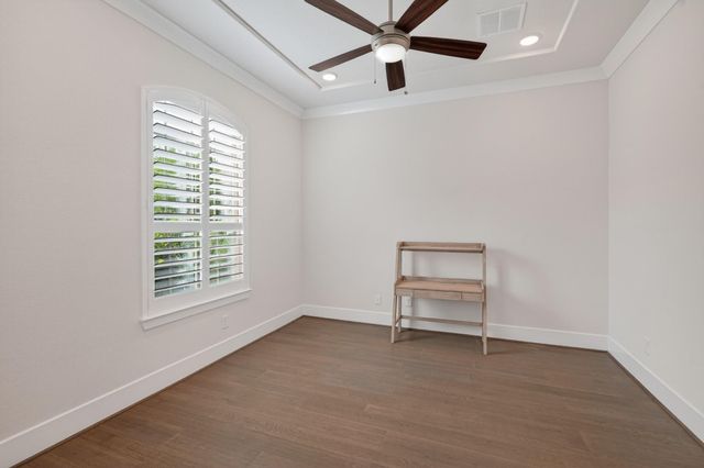 79 N Curly Willow Circle, Tomball, TX 77375