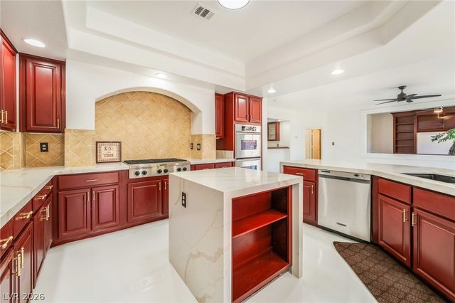 7526 Gossamer Wind Street, Las Vegas, NV 89139