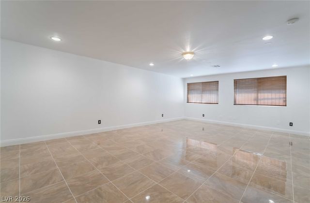 7526 Gossamer Wind Street, Las Vegas, NV 89139