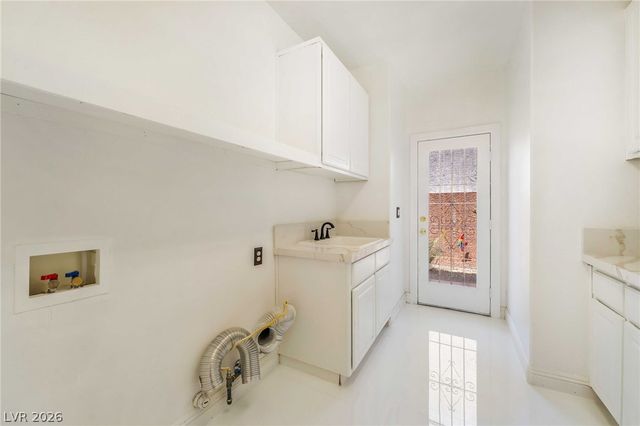 7526 Gossamer Wind Street, Las Vegas, NV 89139