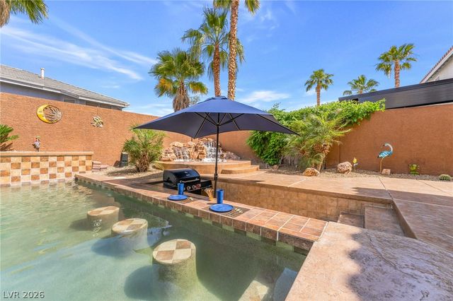 7526 Gossamer Wind Street, Las Vegas, NV 89139