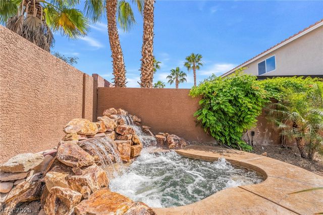 7526 Gossamer Wind Street, Las Vegas, NV 89139