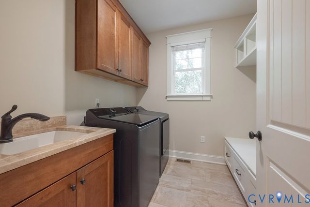 8853 Porto Ct, New Kent, VA 23124