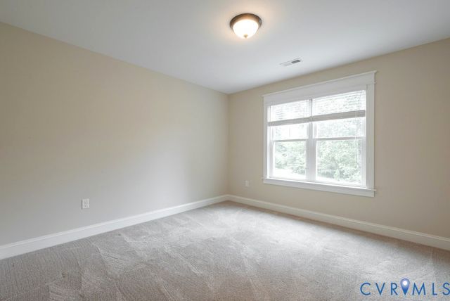 8853 Porto Ct, New Kent, VA 23124