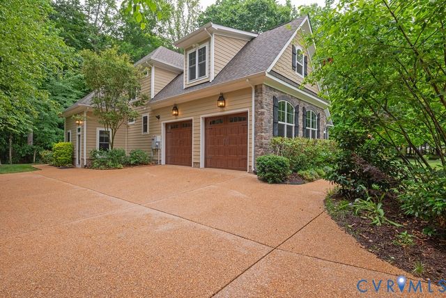 8853 Porto Ct, New Kent, VA 23124