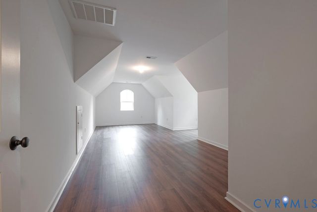 8853 Porto Ct, New Kent, VA 23124