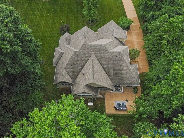 8853 Porto Ct, New Kent, VA 23124