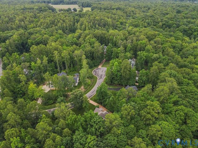 8853 Porto Ct, New Kent, VA 23124