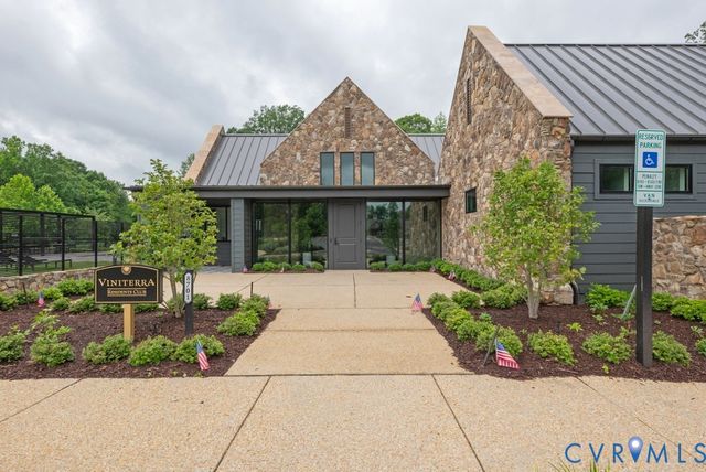 8853 Porto Ct, New Kent, VA 23124