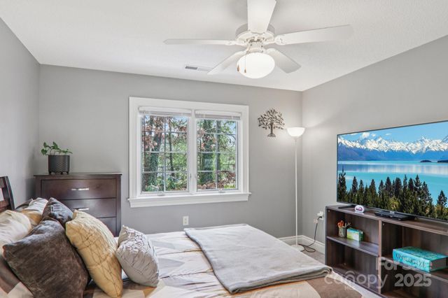 1 Bideford Row 53, Asheville, NC 28803