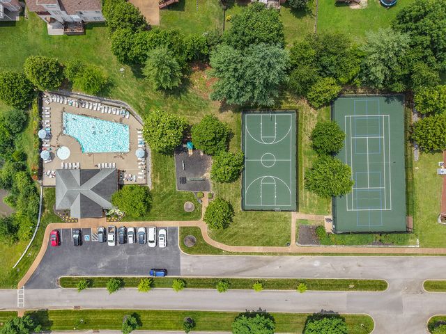 1064 Farm Ridge Dr, Hendersonville, TN 37075