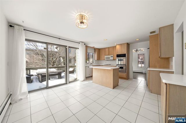 501 Elm Court, Norwood, NJ 07648