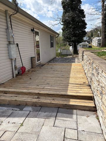 1423 Spring Valley Circle, Huntington, WV 25704