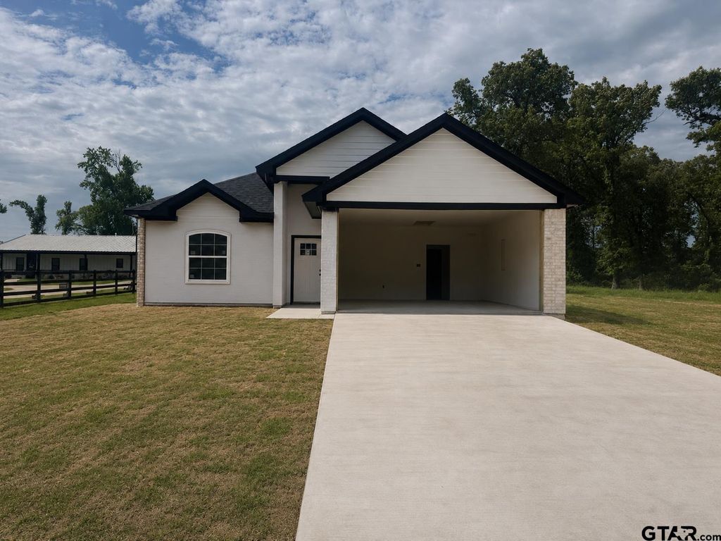 839 County Road 330, Tyler, TX 75706
