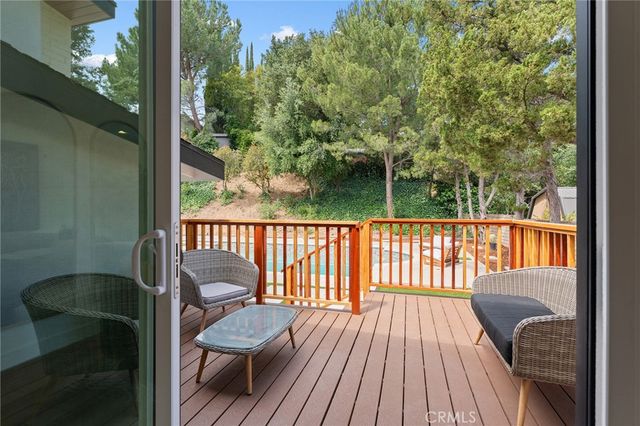 4041 Vanalden Avenue, Tarzana, CA 91356