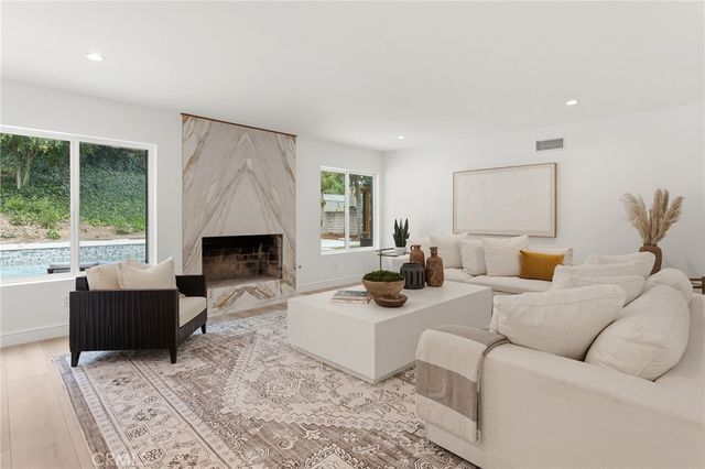 4041 Vanalden Avenue, Tarzana, CA 91356