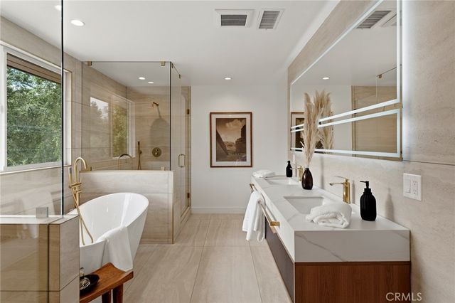 4041 Vanalden Avenue, Tarzana, CA 91356