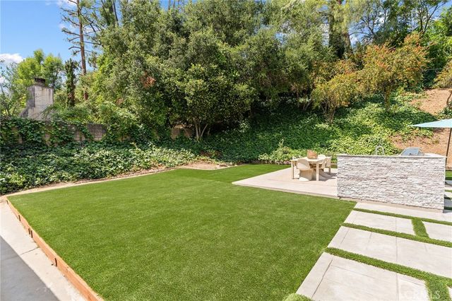 4041 Vanalden Avenue, Tarzana, CA 91356