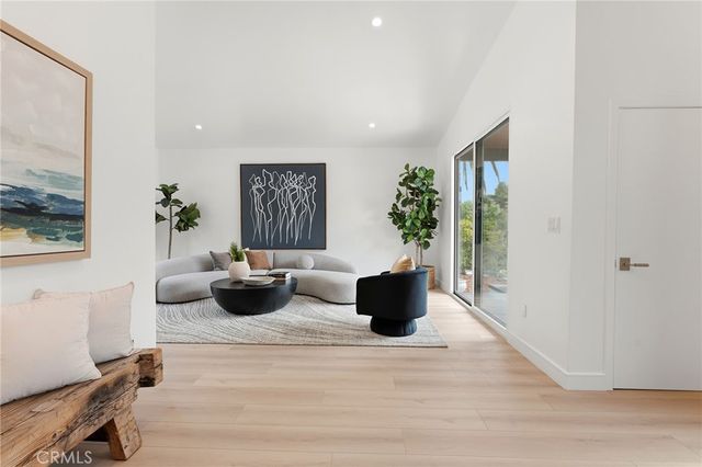 4041 Vanalden Avenue, Tarzana, CA 91356