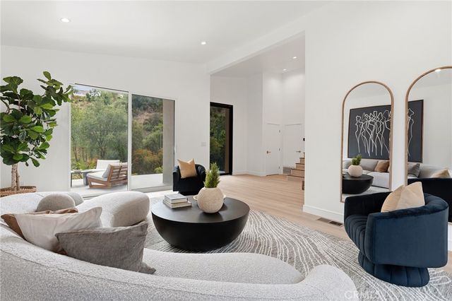 4041 Vanalden Avenue, Tarzana, CA 91356