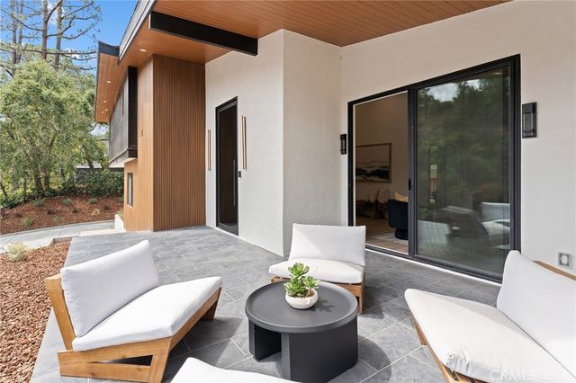 4041 Vanalden Avenue, Tarzana, CA 91356