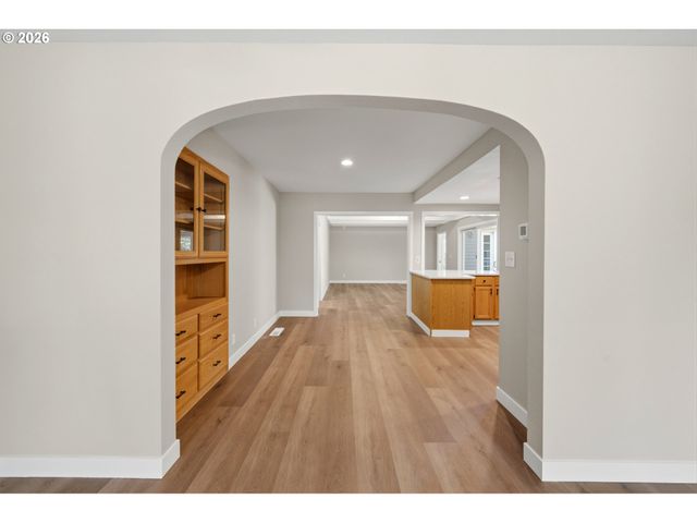 1245 Glen Creek Rd, Salem, OR 97304