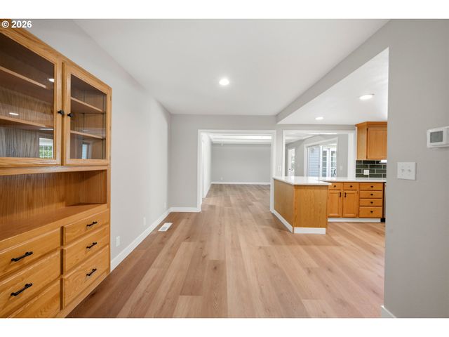 1245 Glen Creek Rd, Salem, OR 97304