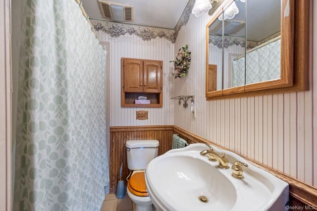 189 Lakeside Road, Newburgh, NY 12550