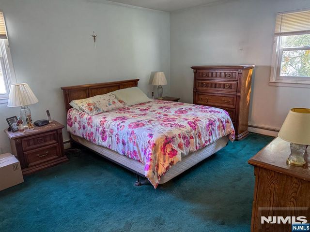 32 Esplanade Drive, Hillsdale, NJ 07642