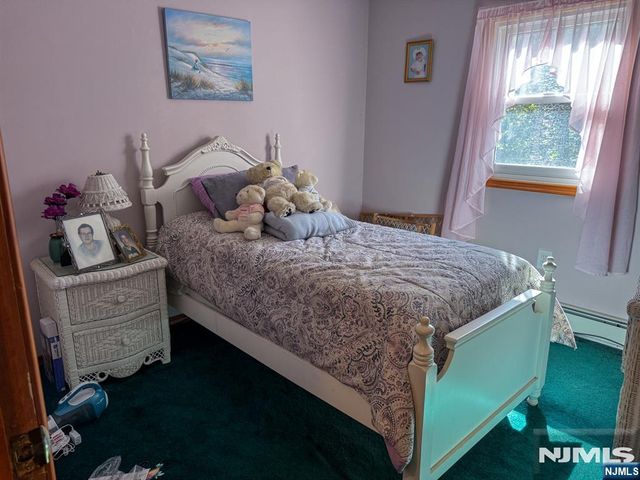 32 Esplanade Drive, Hillsdale, NJ 07642