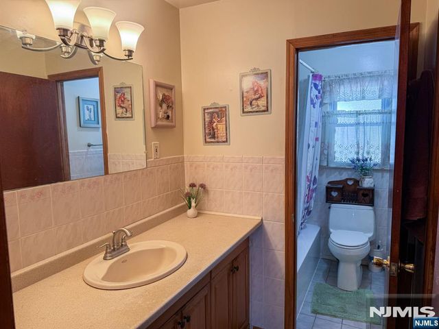 32 Esplanade Drive, Hillsdale, NJ 07642