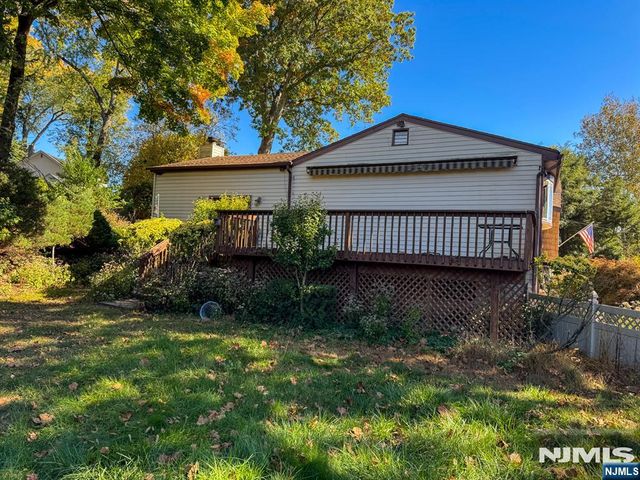 32 Esplanade Drive, Hillsdale, NJ 07642