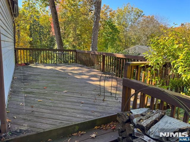 32 Esplanade Drive, Hillsdale, NJ 07642