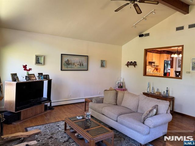 32 Esplanade Drive, Hillsdale, NJ 07642