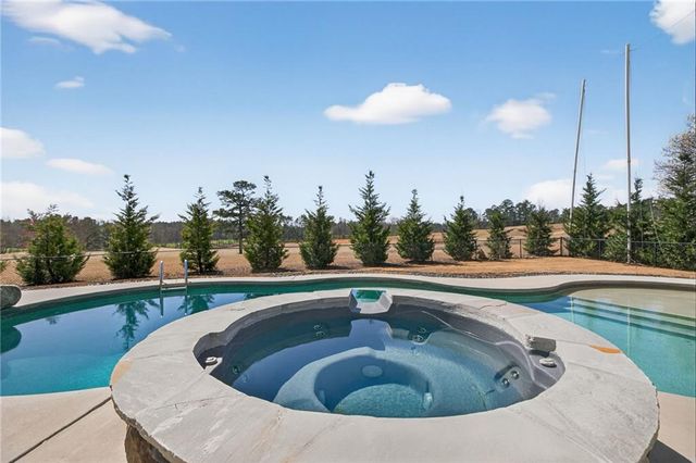 8967 Midlothian Court, Winston, GA 30187