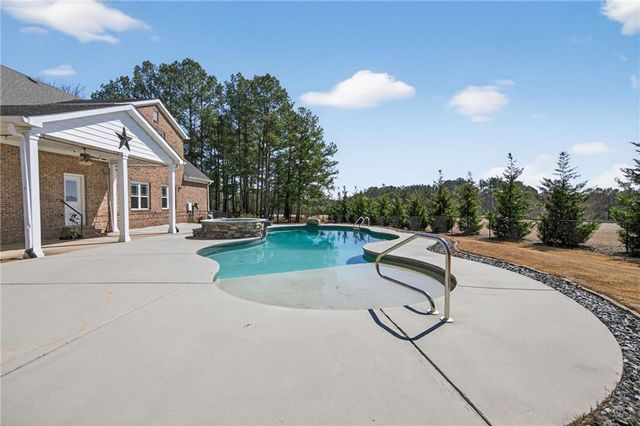 8967 Midlothian Court, Winston, GA 30187