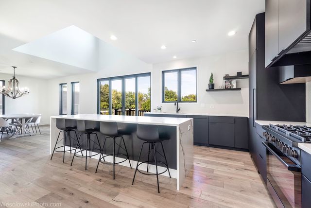 3112 Cara Lane, Oak Brook, IL 60523