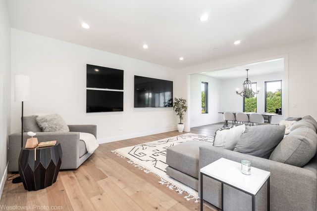 3112 Cara Lane, Oak Brook, IL 60523