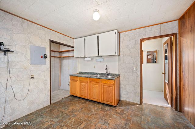 1807 Kelso Lake RD, Athol, ID 83801