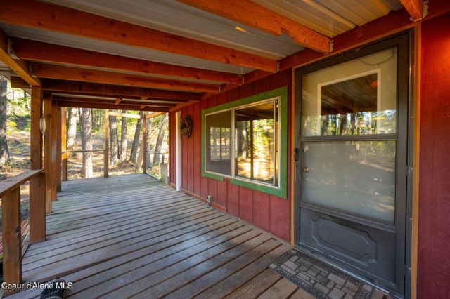 1807 Kelso Lake RD, Athol, ID 83801