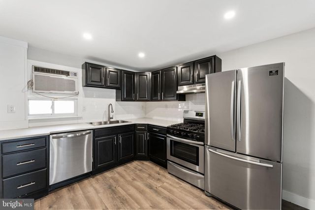 2833 S SYDENHAM ST, Philadelphia, PA 19145