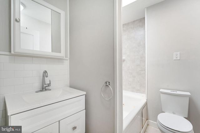 2833 S SYDENHAM ST, Philadelphia, PA 19145