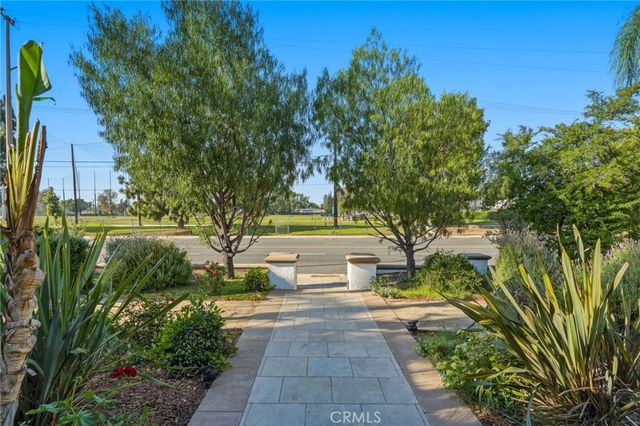 1110 E Meats Ave, Orange, CA 92865