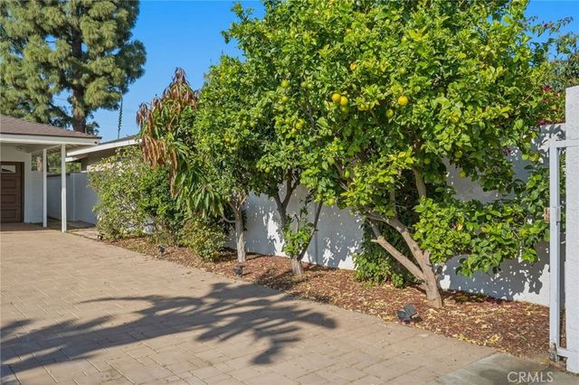 1110 E Meats Ave, Orange, CA 92865