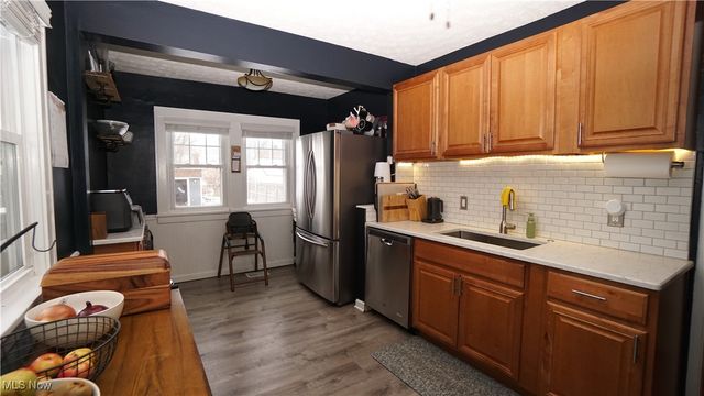 16416 Elsienna Avenue, Cleveland, OH 44135