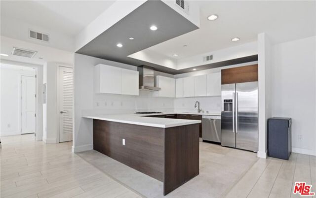 118 S Kenwood Street 407, Glendale, CA 91205