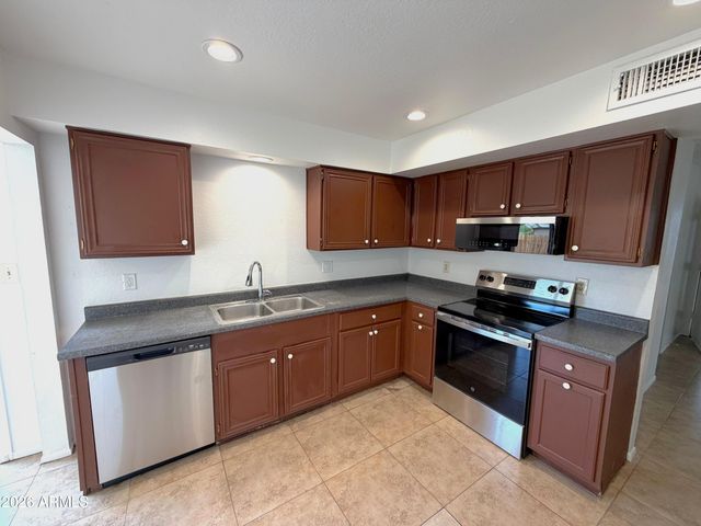 7724 W PIERSON Street, Phoenix, AZ 85033