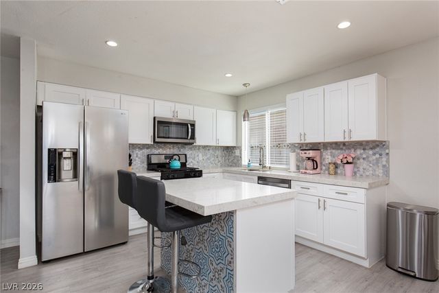 41 Del Amo Drive, Las Vegas, NV 89110